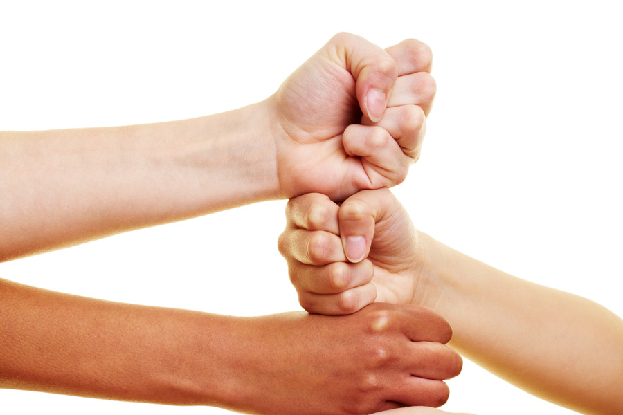 抉擇之間：上海取保候?qū)徛蓭熖接懧蓭煾嬷桓嫒”：驅(qū)忥L險與后果的法律道路