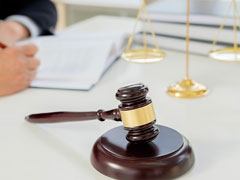 <b>經(jīng)濟(jì)犯罪與刑事犯罪的區(qū)別：上海刑事案件律師的視角</b>